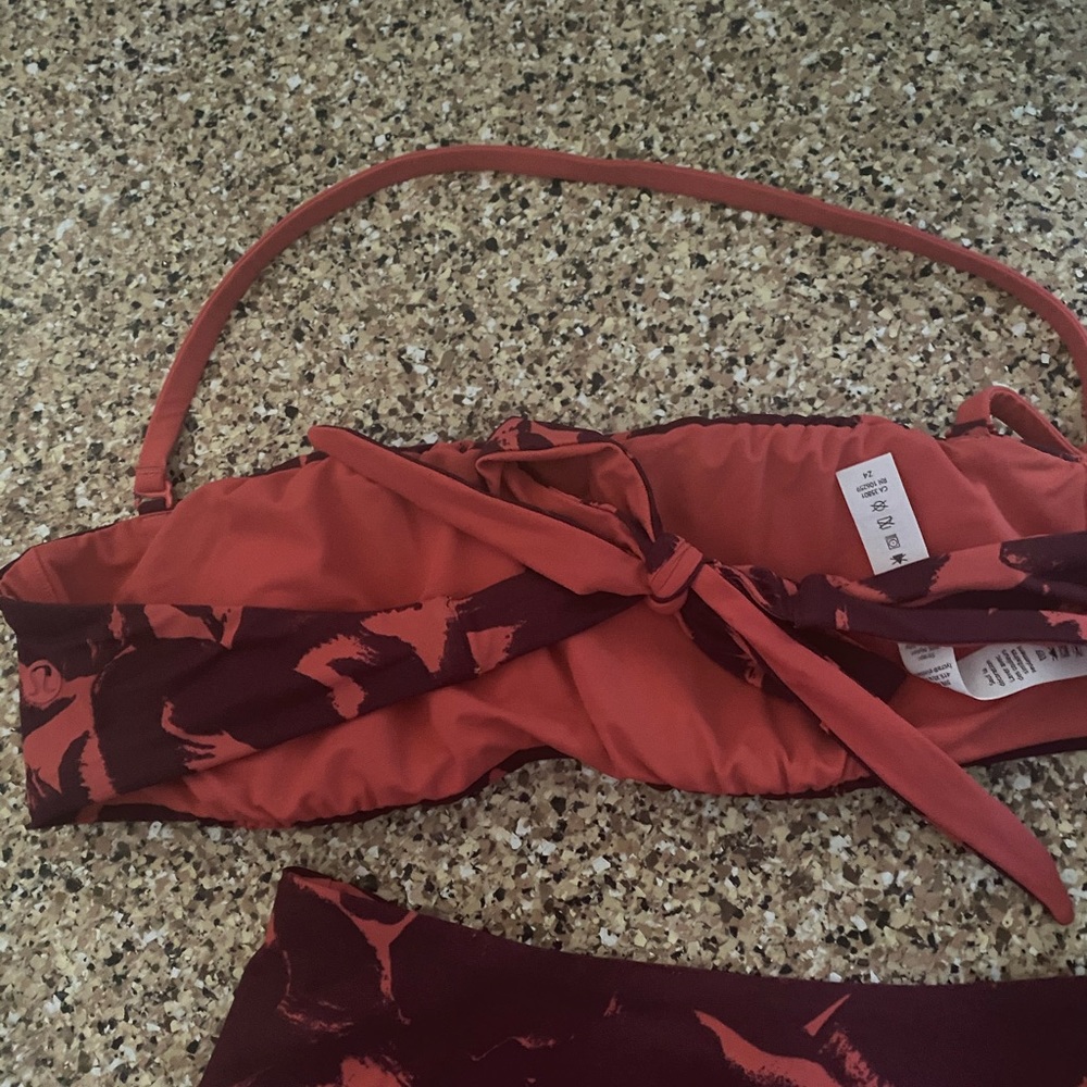 Bikini - Picture 4 of 5